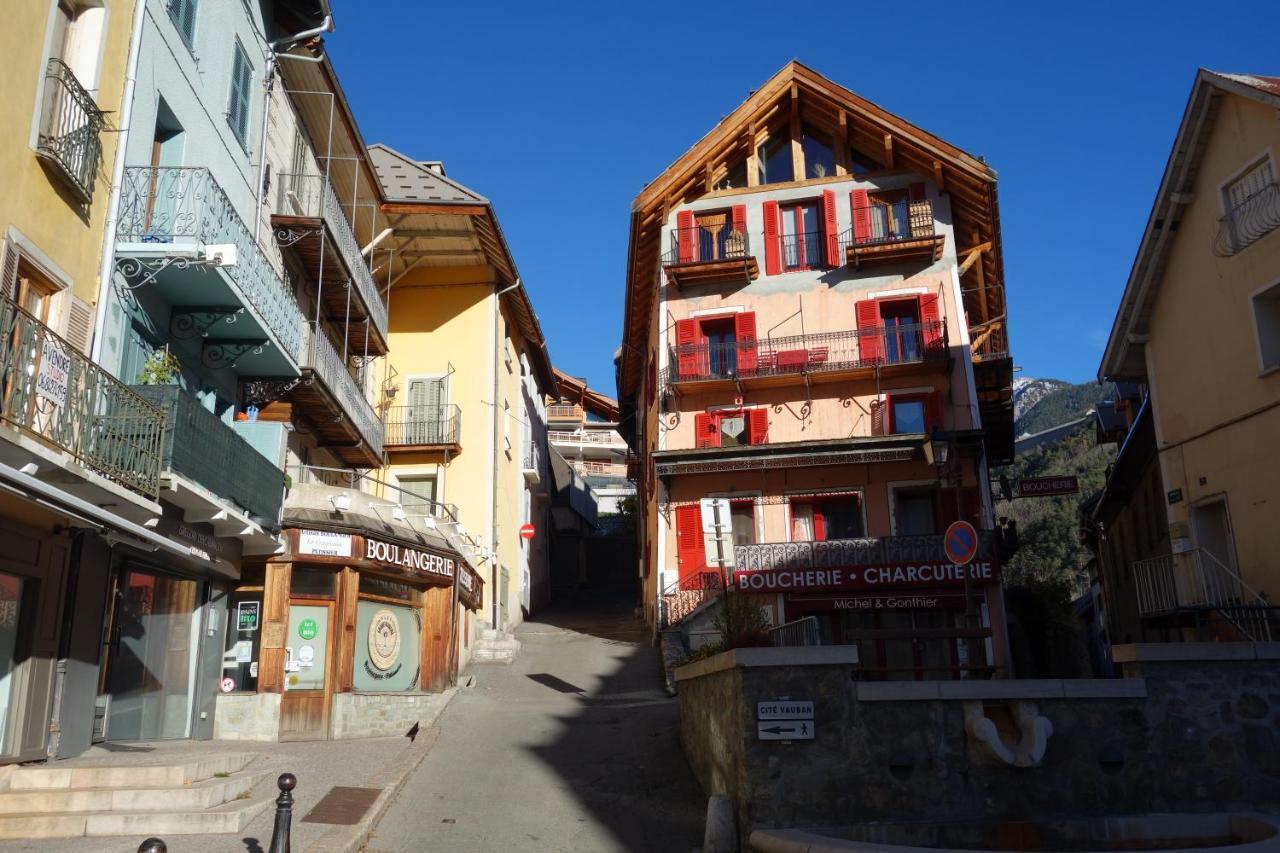 Chez Petit Louis- Appart Centre Ville Jusqu'A 6 Personnes Briançon Exterior foto